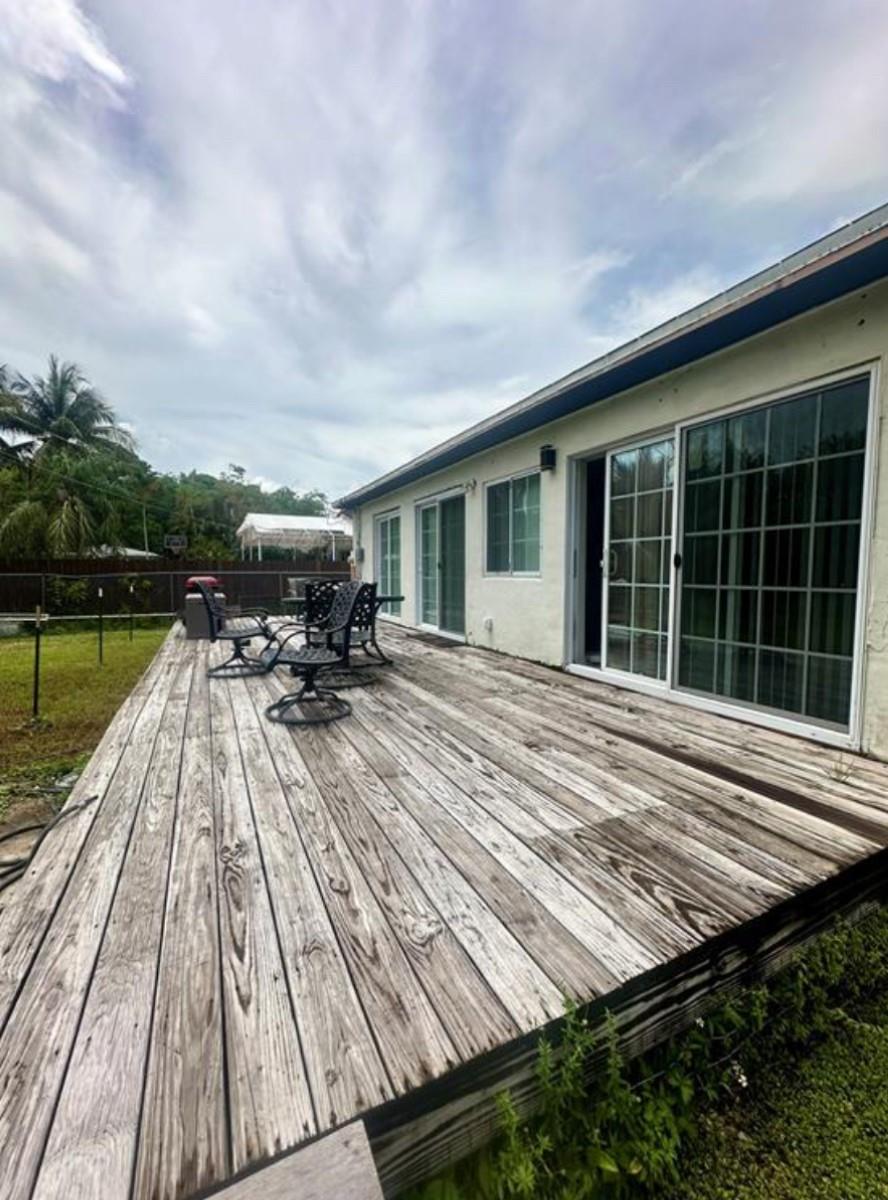 Hollywood Little Ranches - Residential Lease