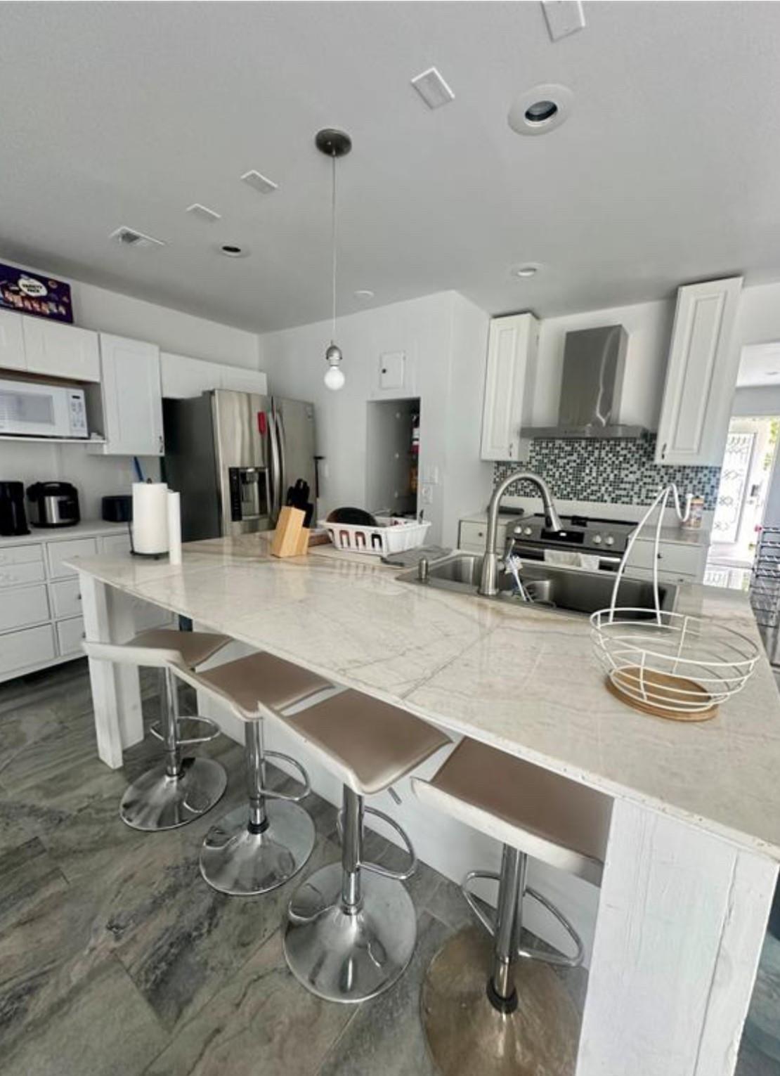 Hollywood Little Ranches - Residential Lease