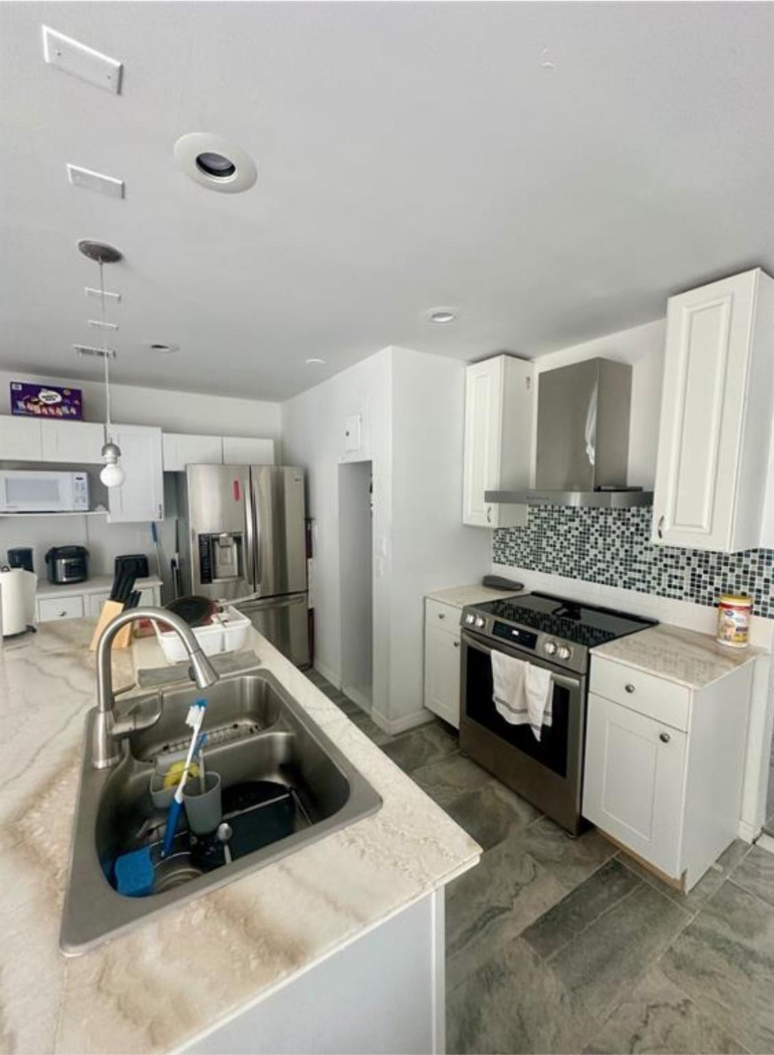 Hollywood Little Ranches - Residential Lease