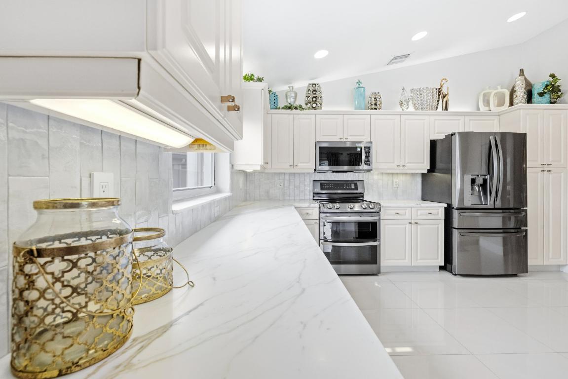 TOWNE PARK TR J - Residential