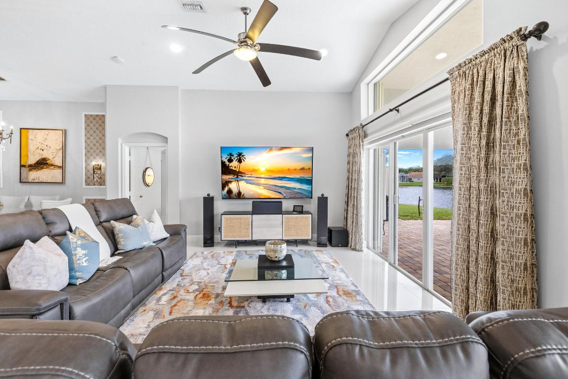 TOWNE PARK TR J - Residential