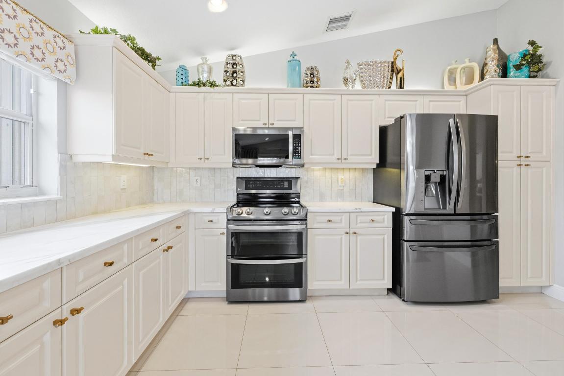 TOWNE PARK TR J - Residential