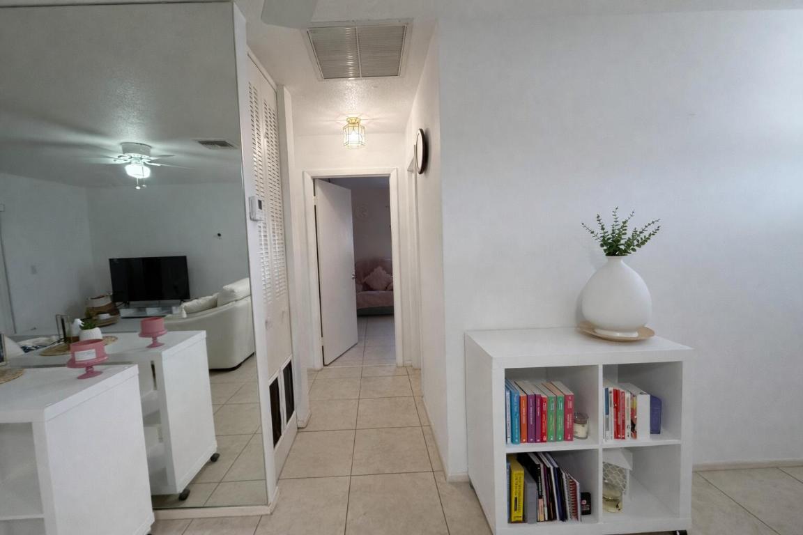 CRESTHAVEN VILLAS 7 CONDO - Residential