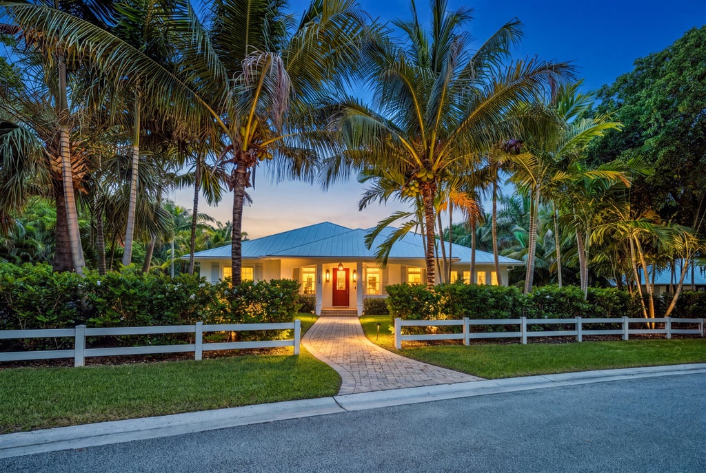 Photo of 104 HILLCREST Drive, Stuart, FL 34996 (MLS # B26052018)