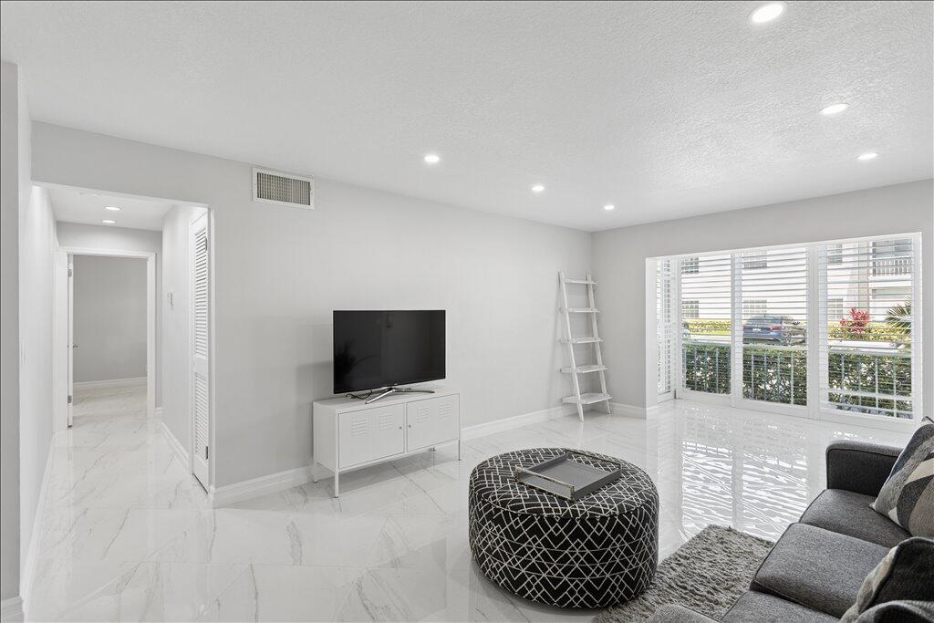 BAY COLONY CLUB CONDO - Residential