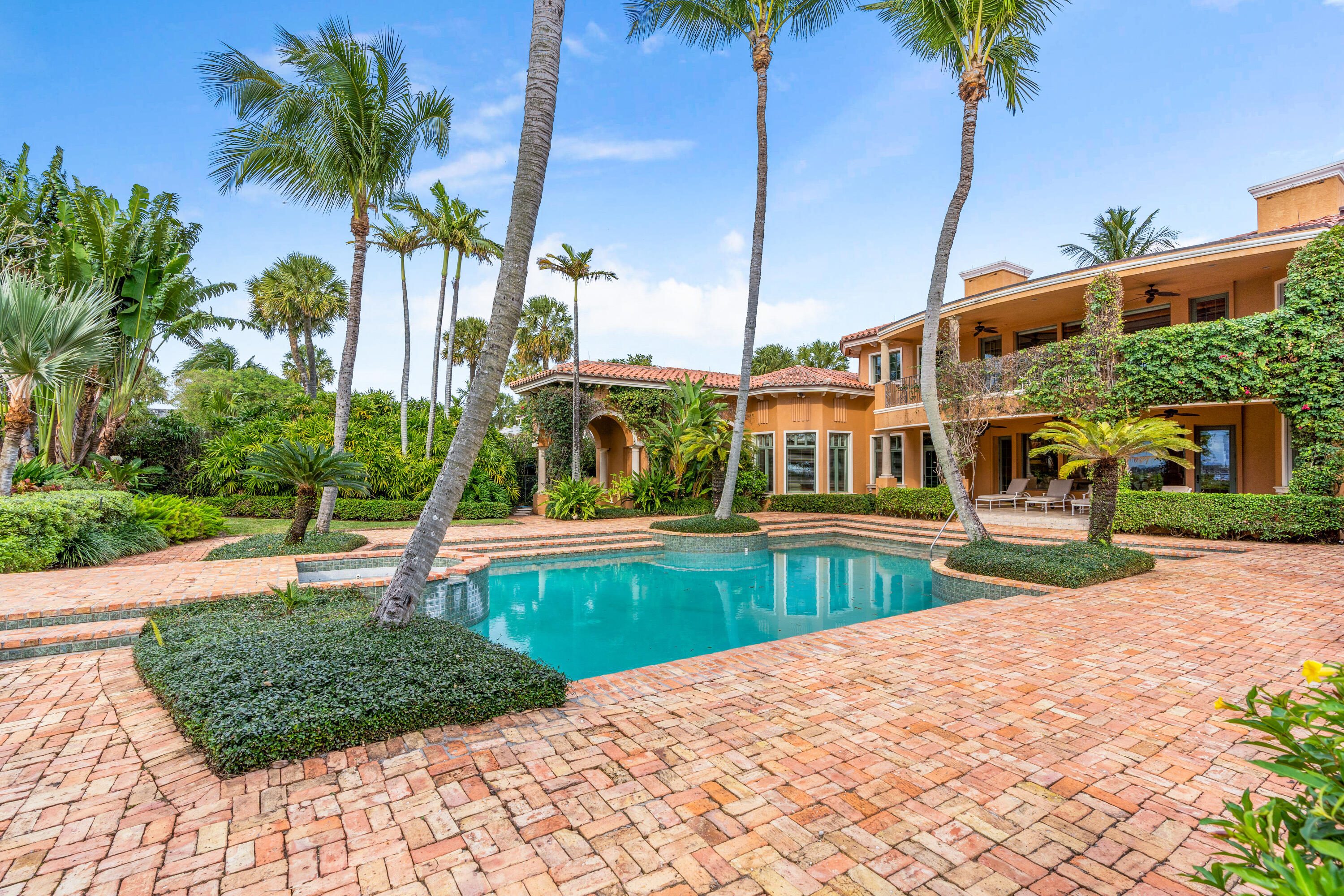 WALTON TR IN - Residential