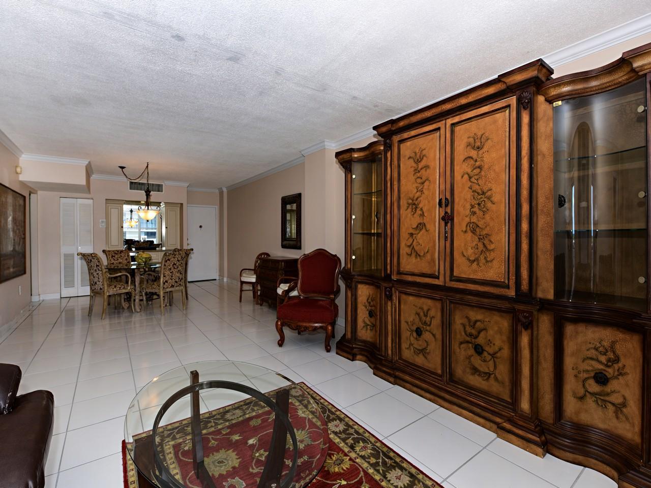 PATRICIAN OF PALM BEACH C - Residential Lease