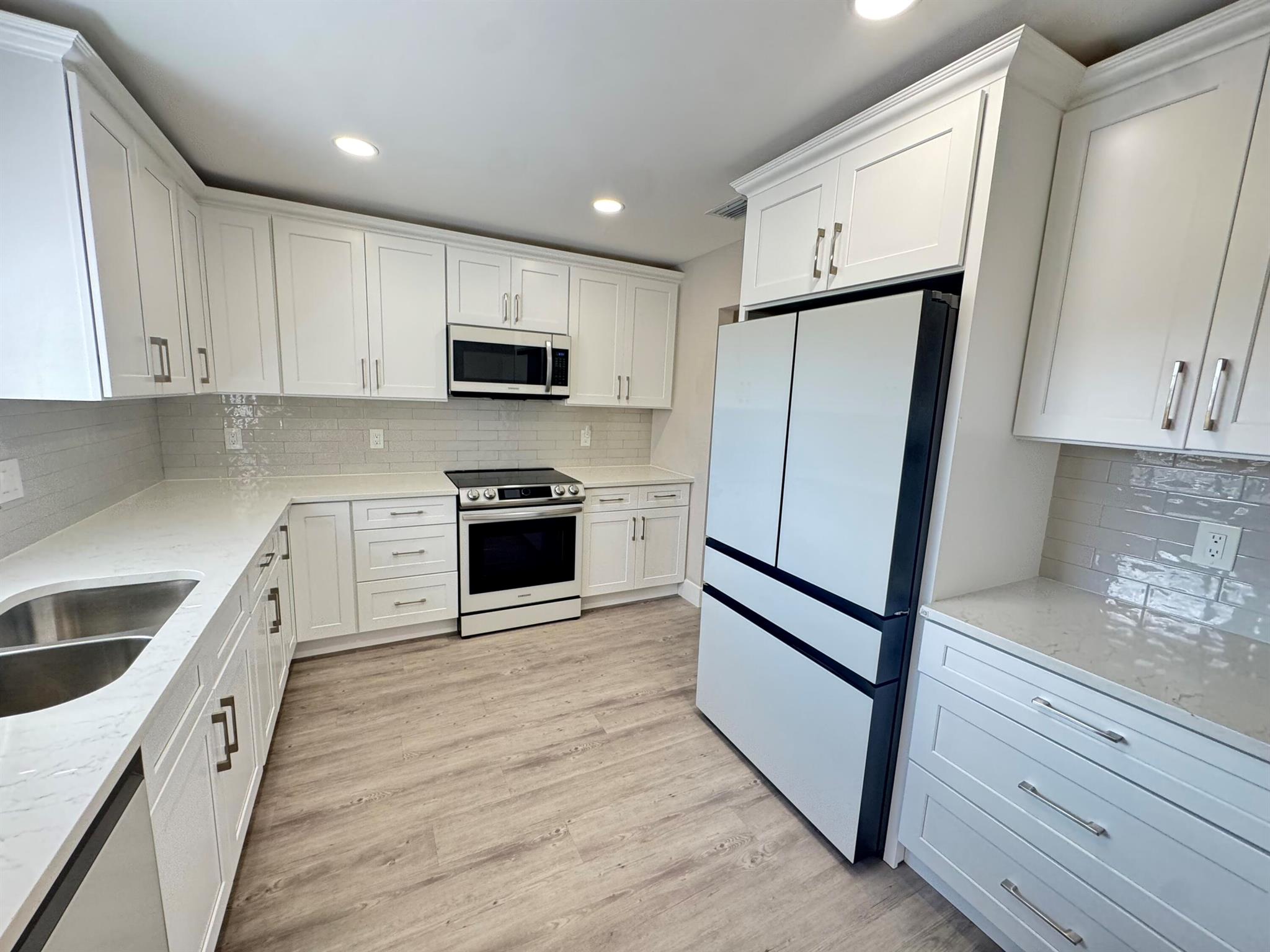 DELRAY VILLAS 5 - Residential Lease