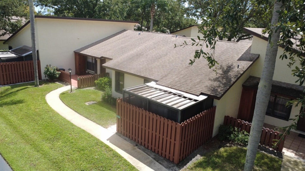 Photo of 8184 SE VILLA Way, Hobe Sound, FL 33455 (MLS # B26073846)