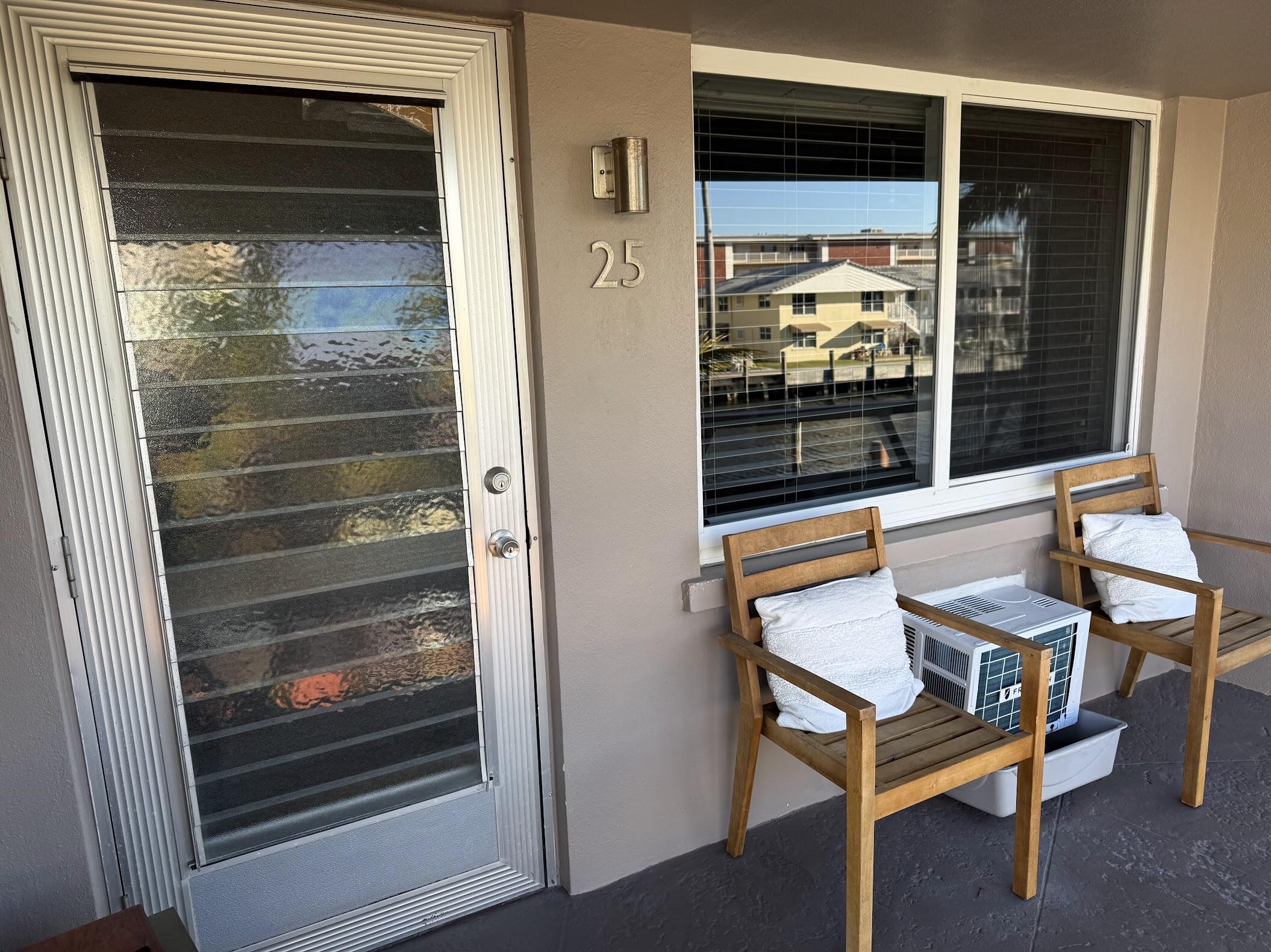 2857 NE 32nd Street 25