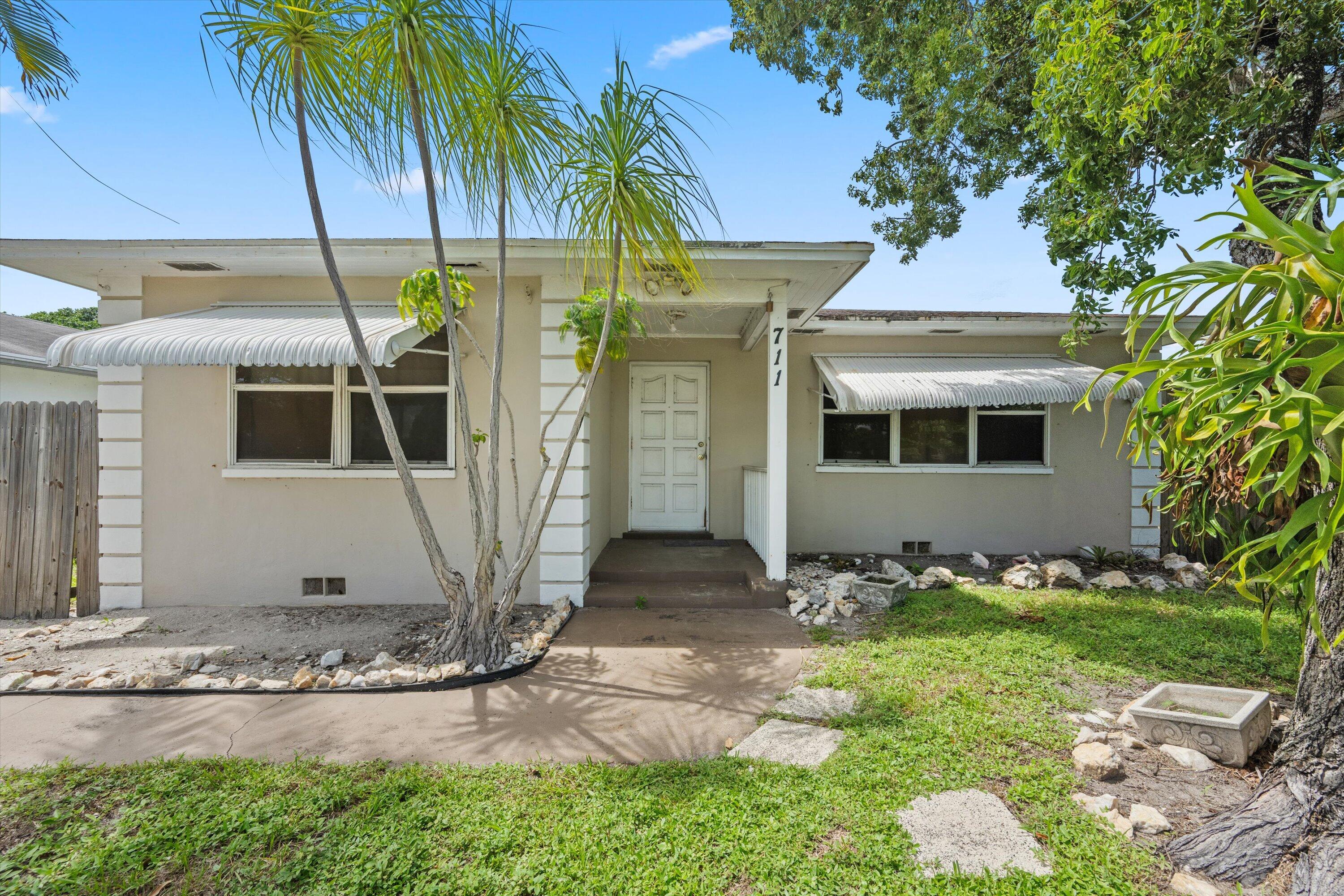 711 E COAST Avenue