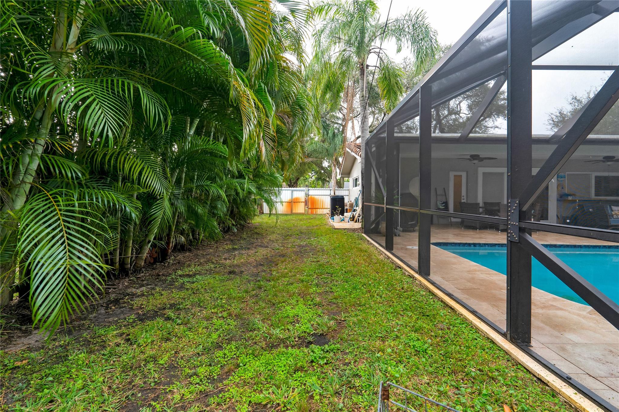 Plantations Secluded Gard - Residential