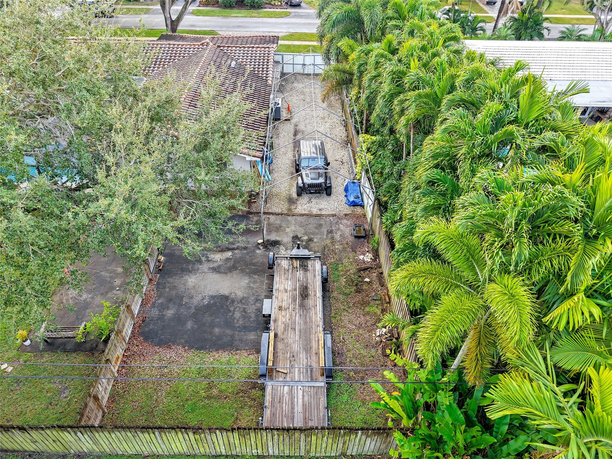 Plantations Secluded Gard - Residential