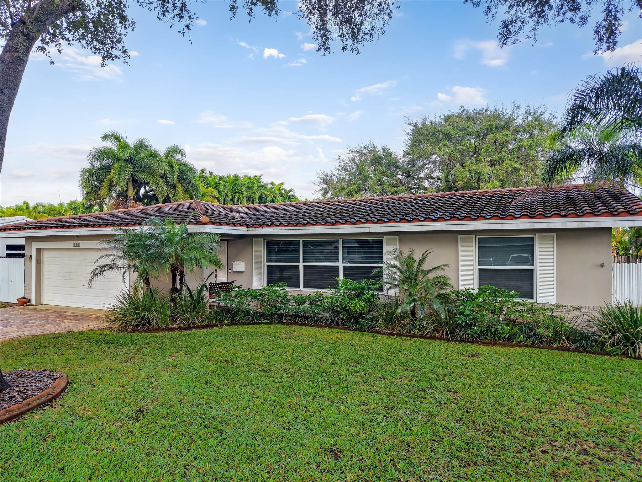 Plantations Secluded Gard - Residential