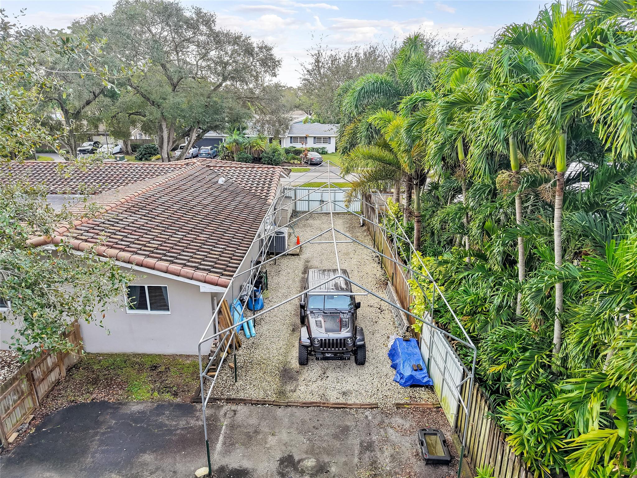 Plantations Secluded Gard - Residential