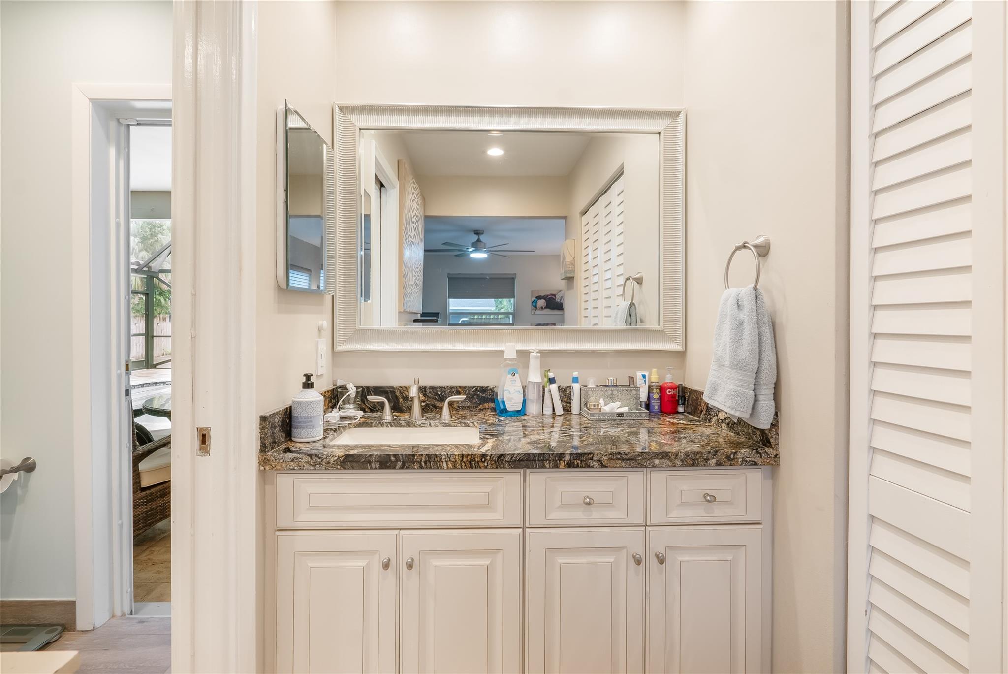 Plantations Secluded Gard - Residential