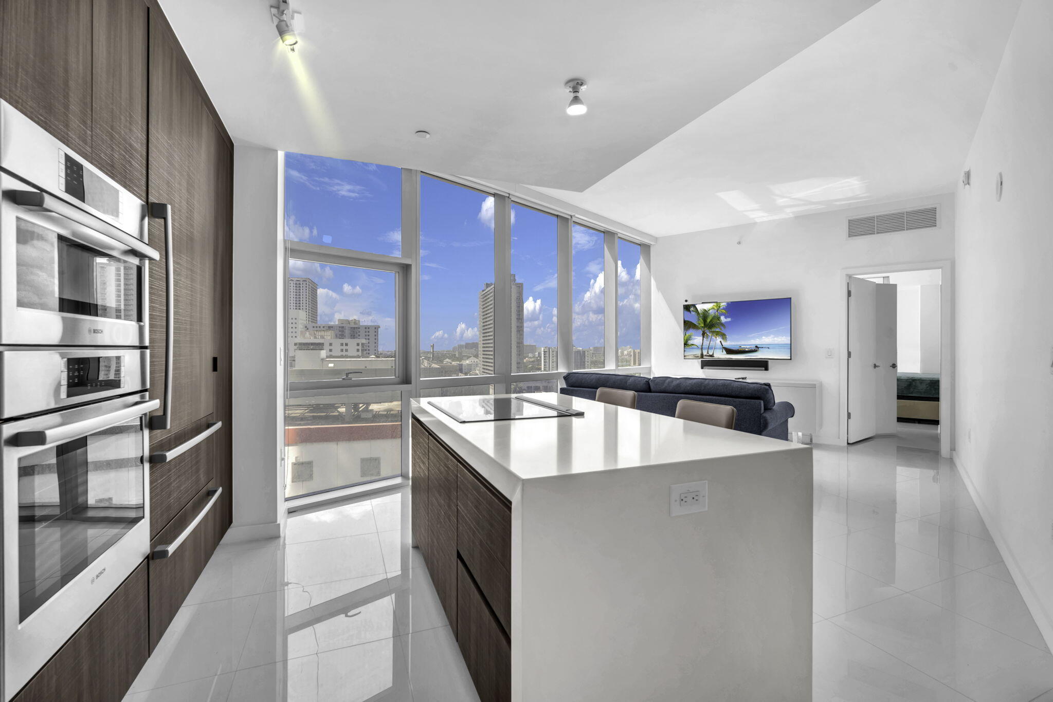 851 NE 1ST Avenue 1002