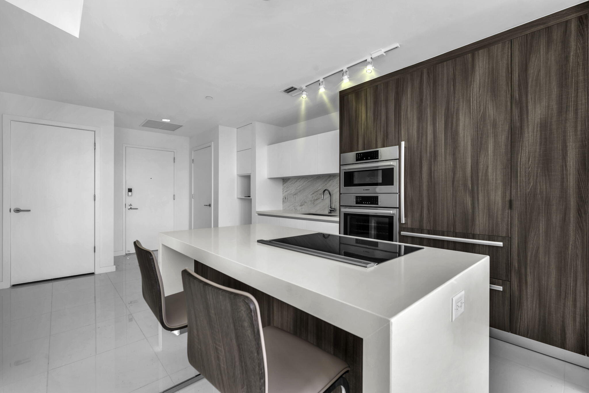 851 NE 1ST Avenue 1002