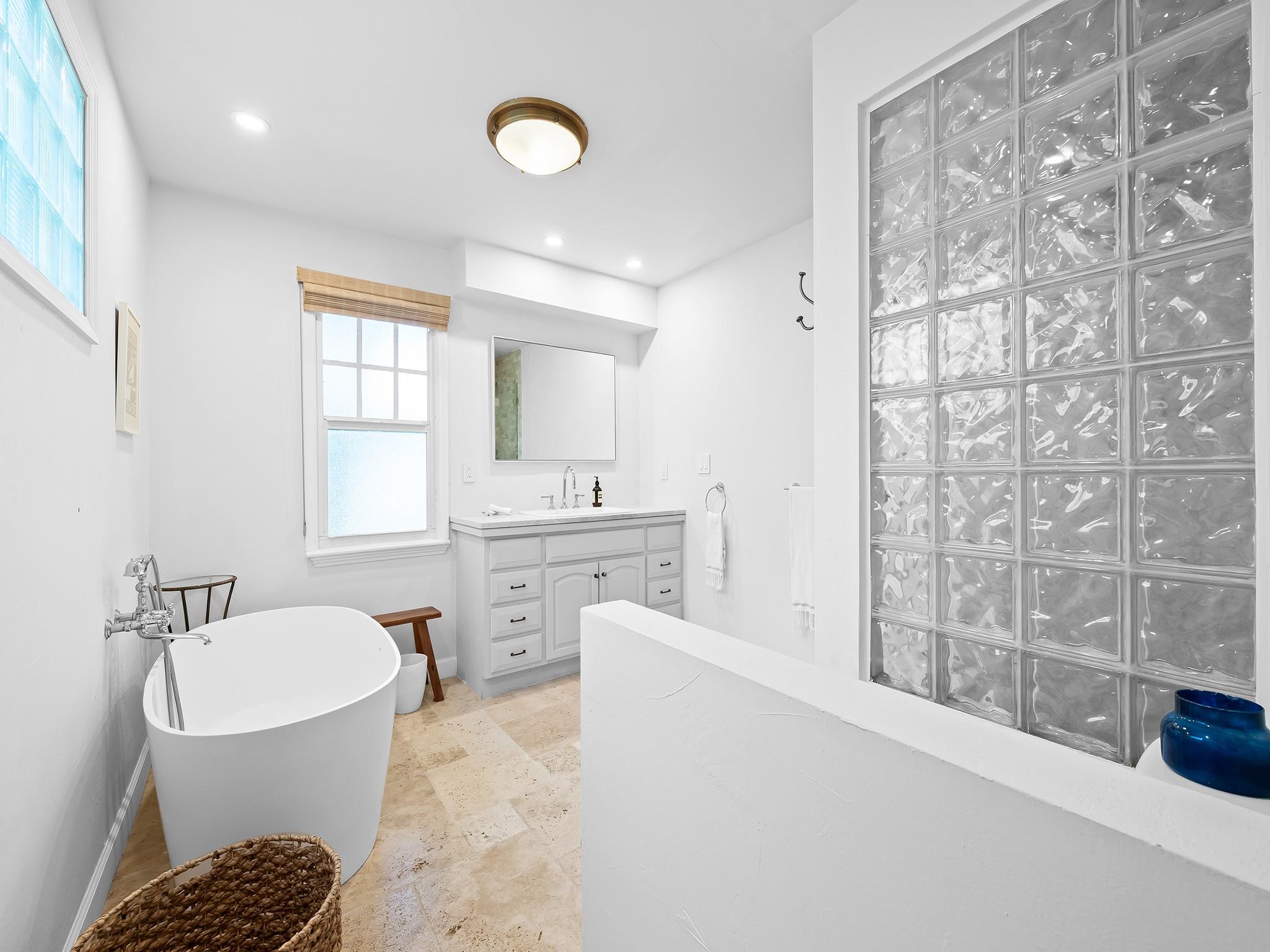 VICTORIA PARK CORR AMEN P - Residential