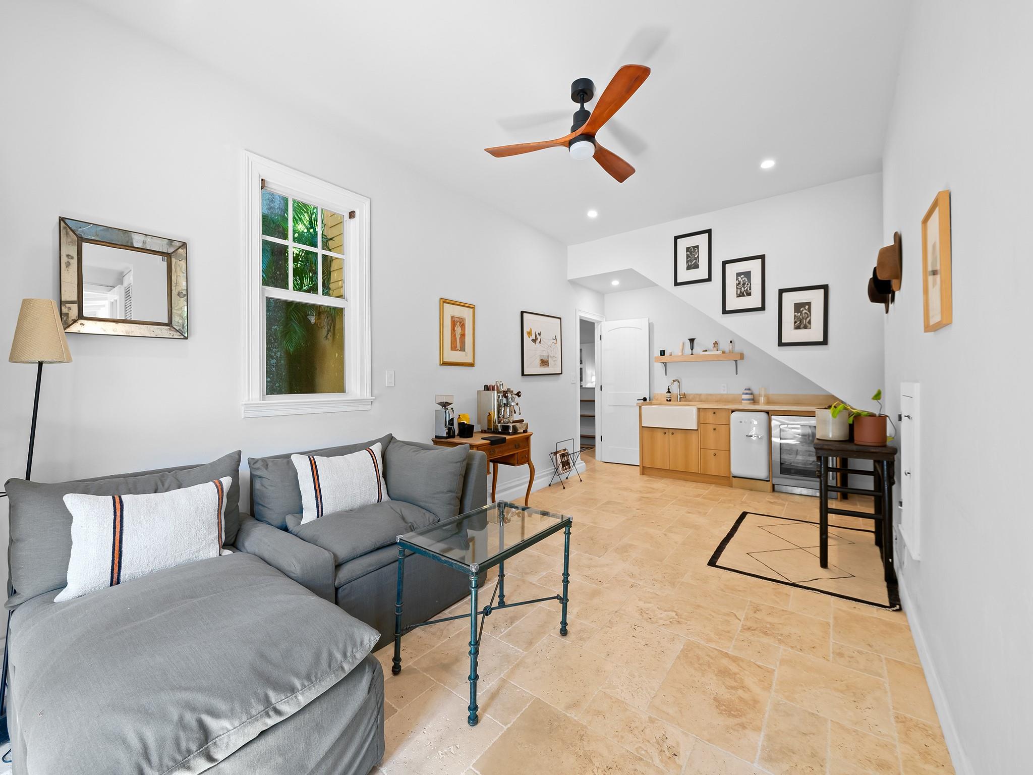 VICTORIA PARK CORR AMEN P - Residential