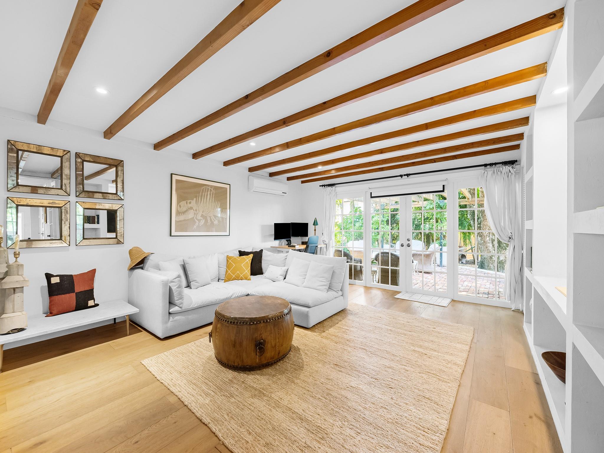 VICTORIA PARK CORR AMEN P - Residential