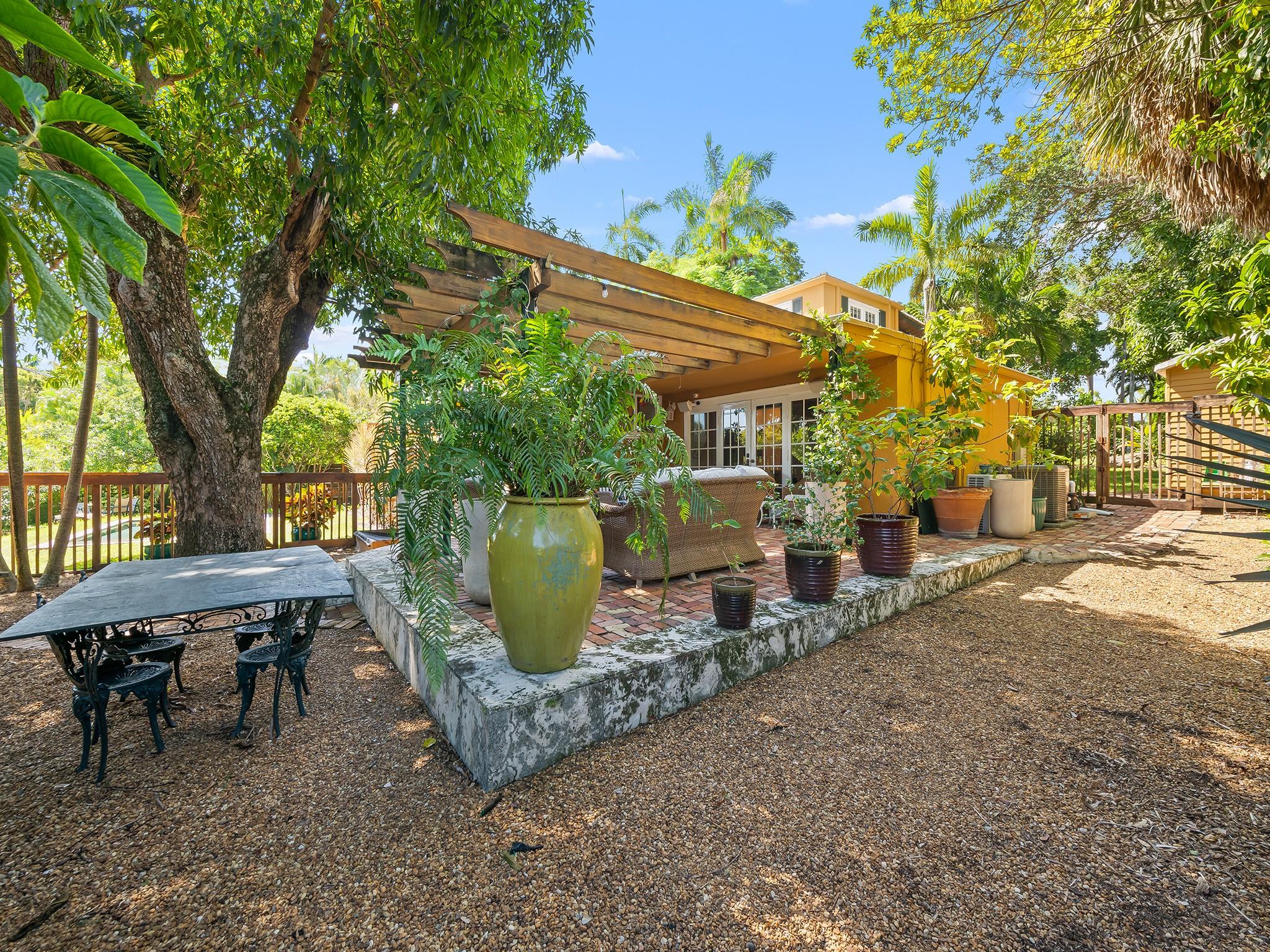 VICTORIA PARK CORR AMEN P - Residential