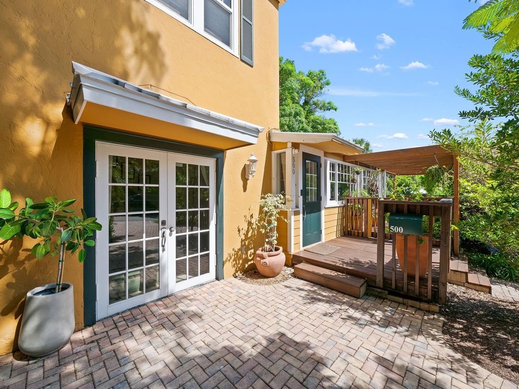 Photo of 500 N Victoria Park Road, Fort Lauderdale, FL 33301 (MLS # F10532174)