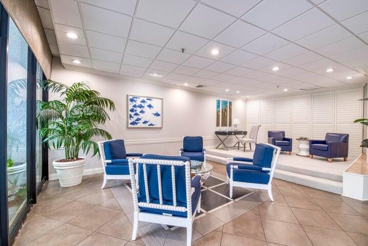 1300 S Highway A1A 303, Jupiter, FL, 33477/$800,000 2 1300 S Highway A1A 303