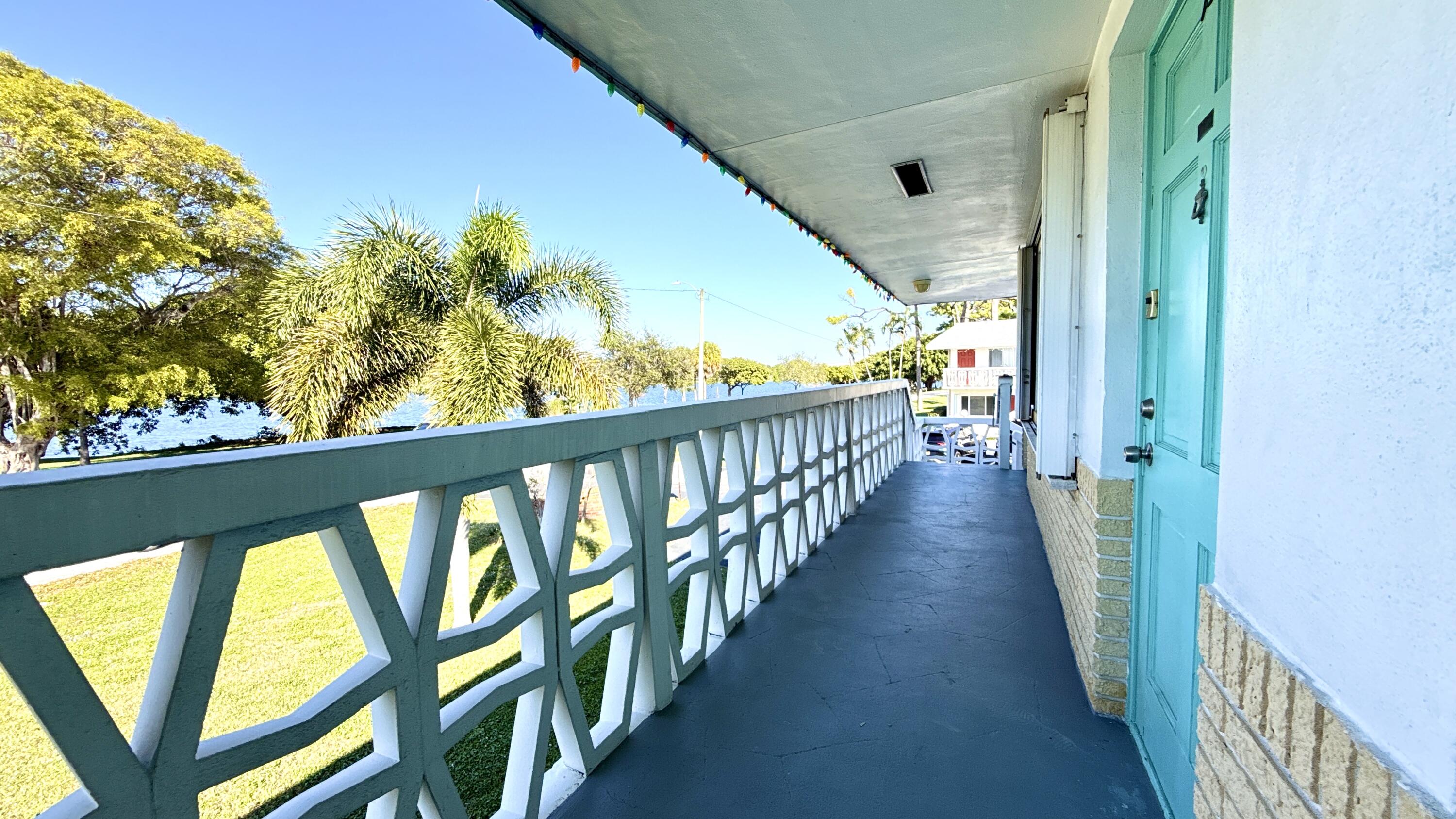 2102 Lake Osborne Drive 15