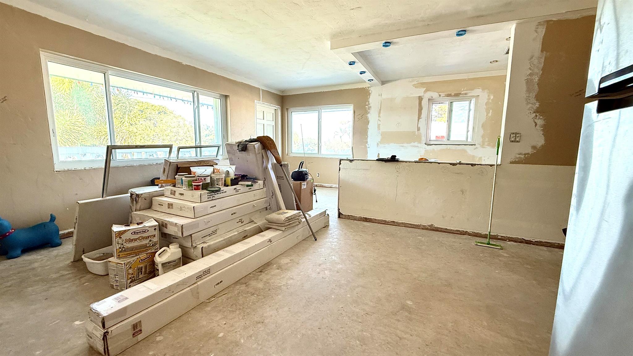 LAKESIDE POINT APT 4 COND - Residential