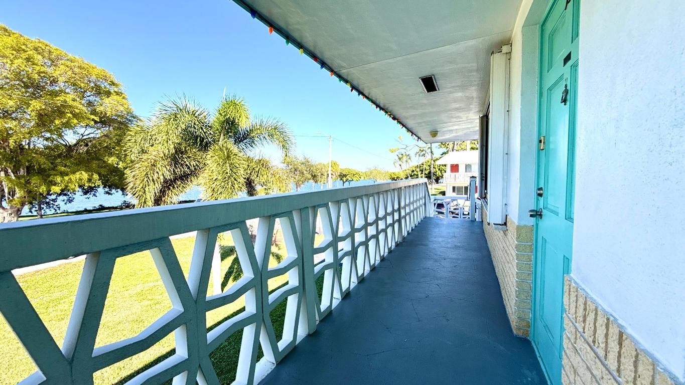 LAKESIDE POINT APT 4 CONDO - Residential