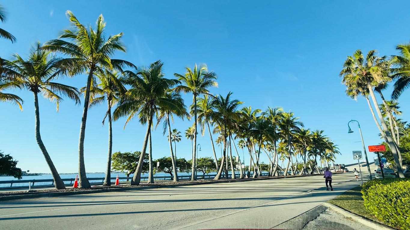 LAKESIDE POINT APT 4 CONDO - Residential