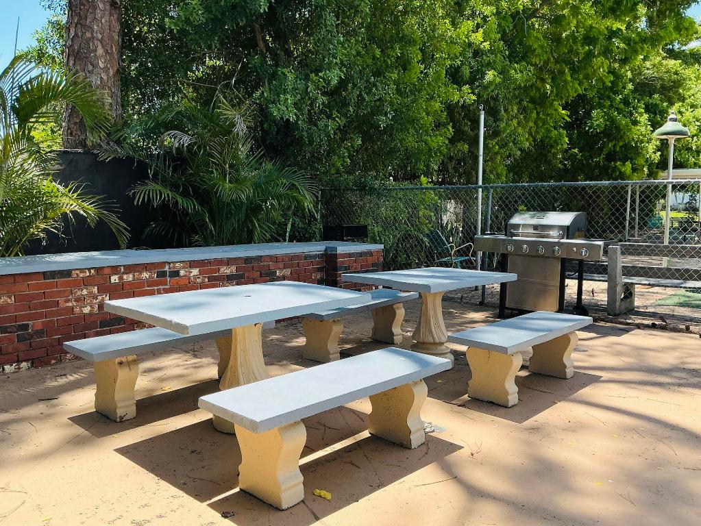 LAKESIDE POINT APT 4 CONDO - Residential