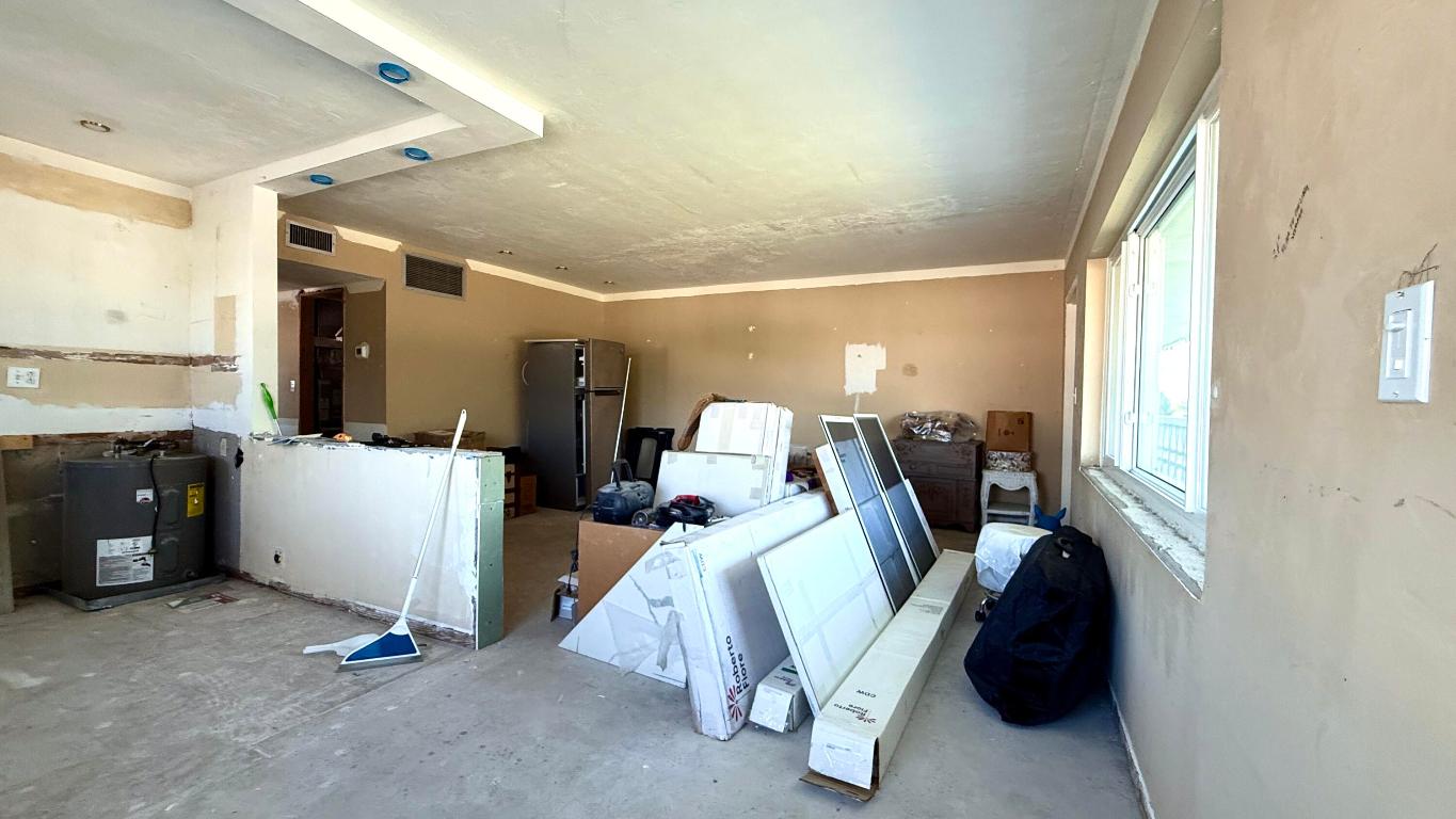 LAKESIDE POINT APT 4 CONDO - Residential