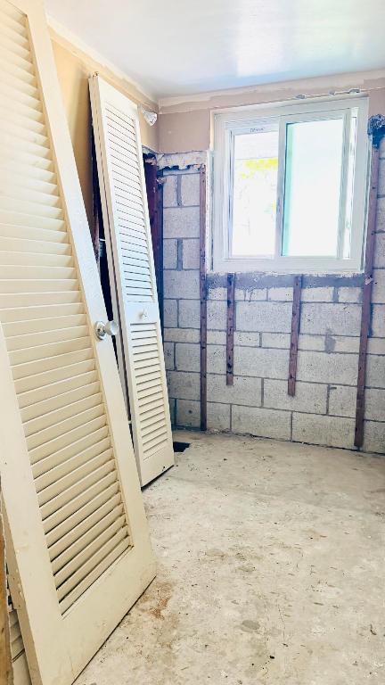 LAKESIDE POINT APT 4 CONDO - Residential