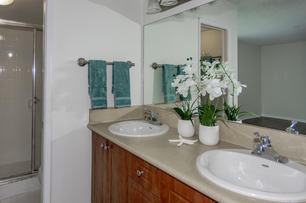 LAKESIDE CONDO - Residential