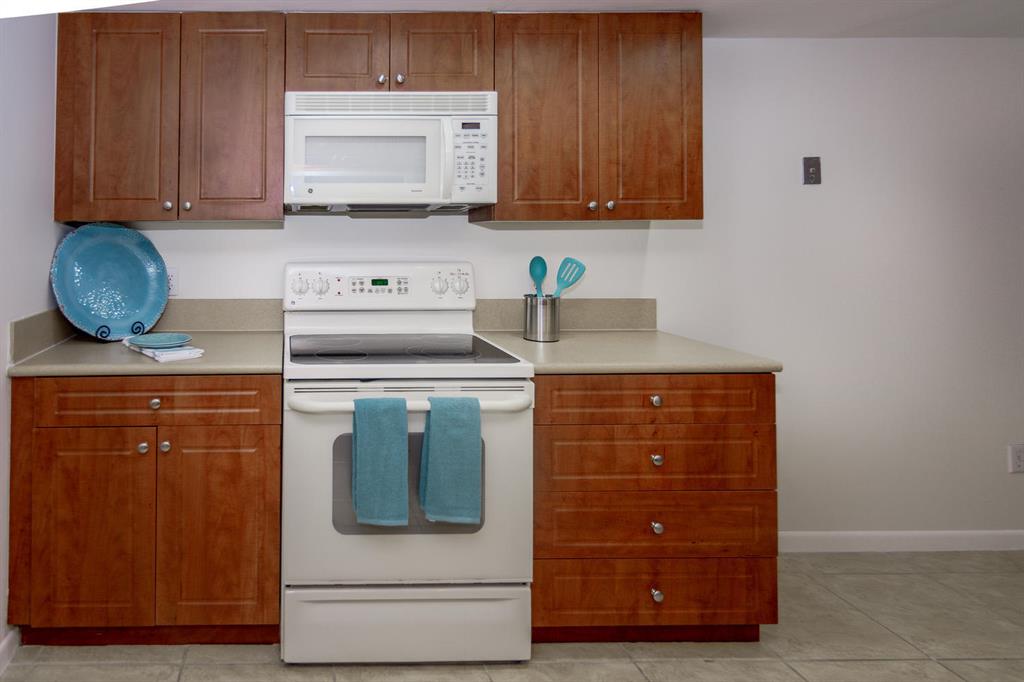 LAKESIDE CONDO - Residential