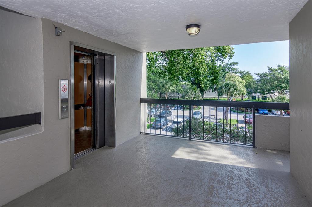 LAKESIDE CONDO - Residential