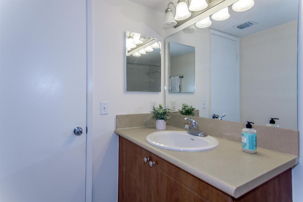 LAKESIDE CONDO - Residential