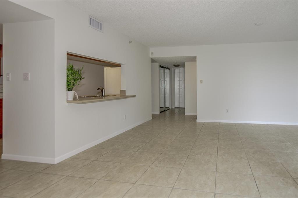 LAKESIDE CONDO - Residential