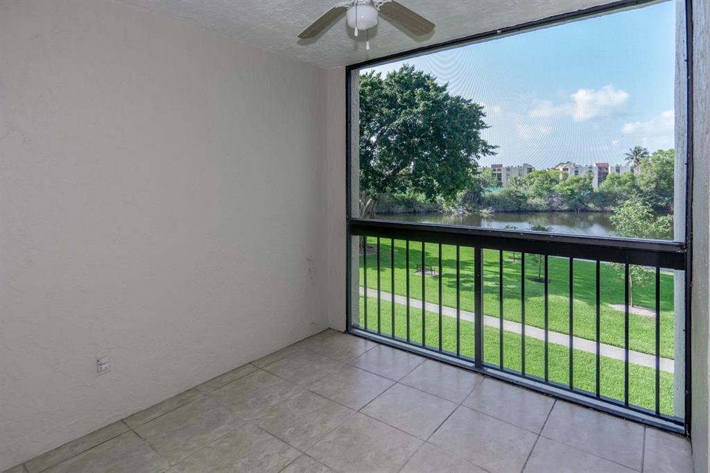 LAKESIDE CONDO - Residential