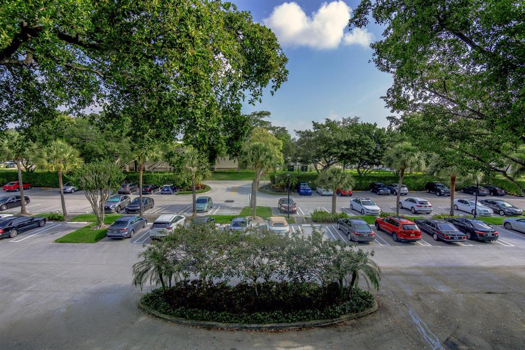 LAKESIDE CONDO - Residential