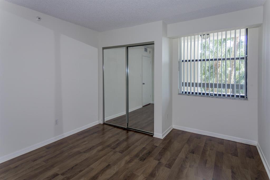 LAKESIDE CONDO - Residential