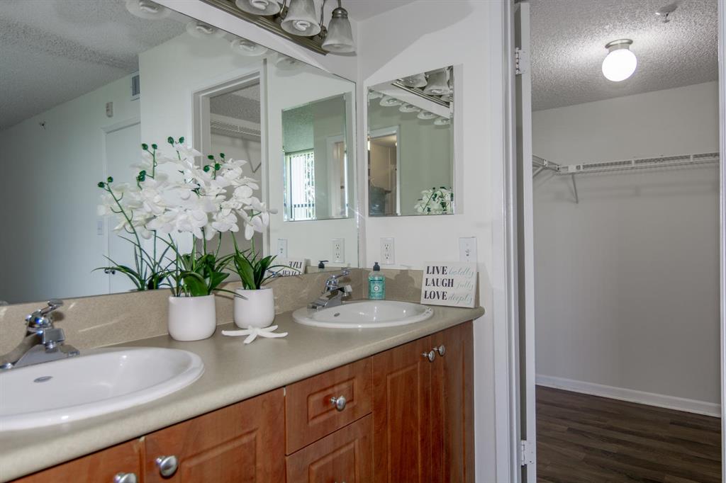 LAKESIDE CONDO - Residential