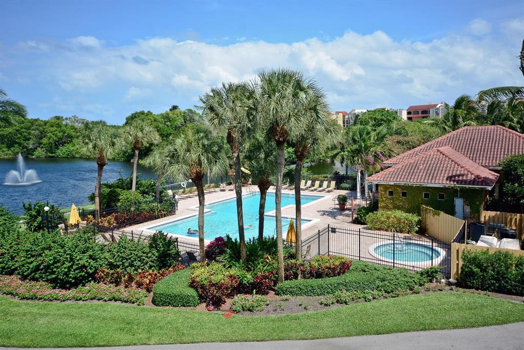 LAKESIDE CONDO - Residential