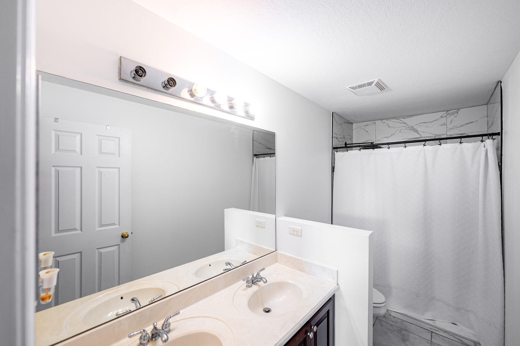 THIRD REPLAT OF PORTOFINO - Residential