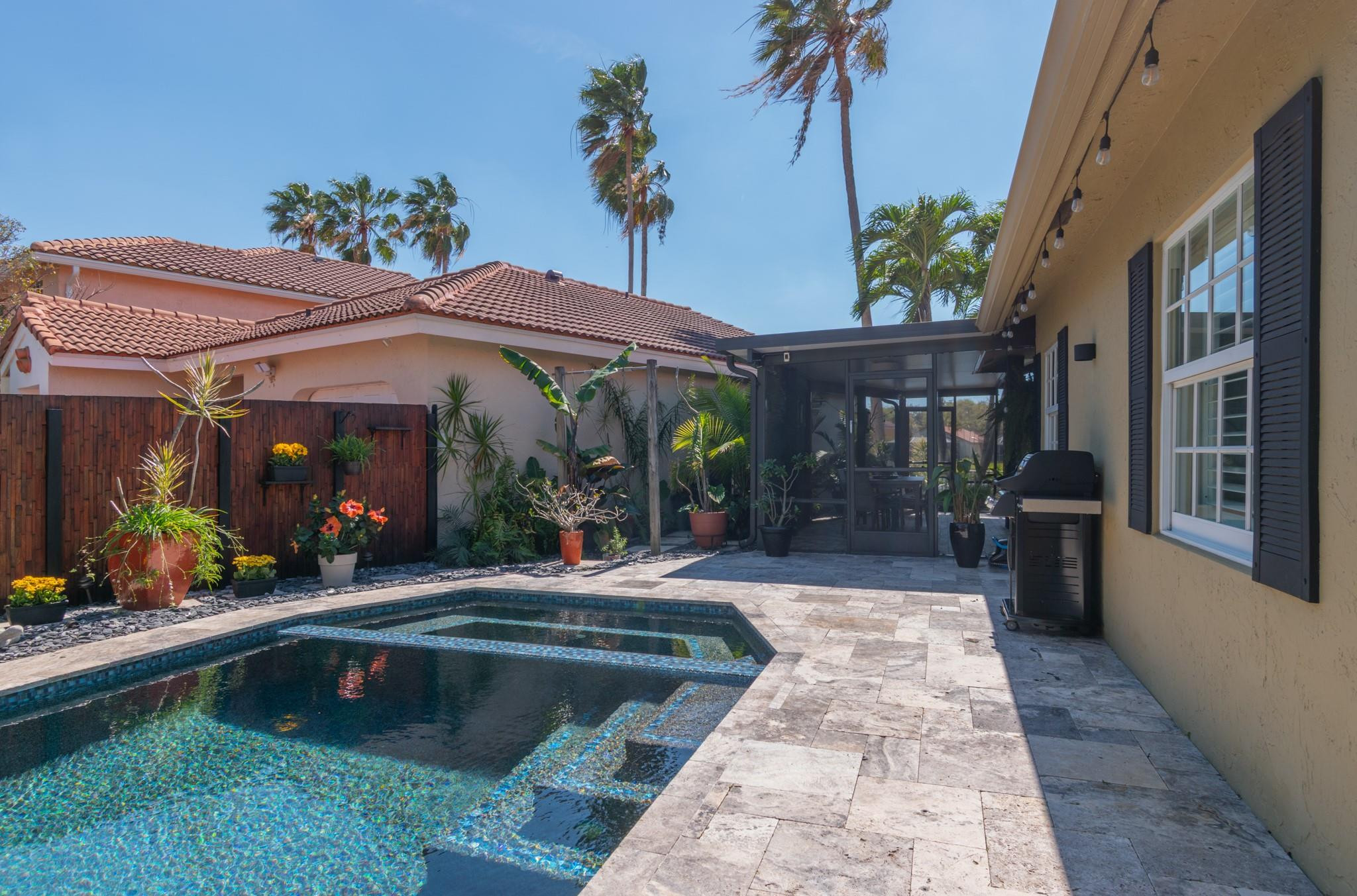 Country Isles Garden Homes - Residential