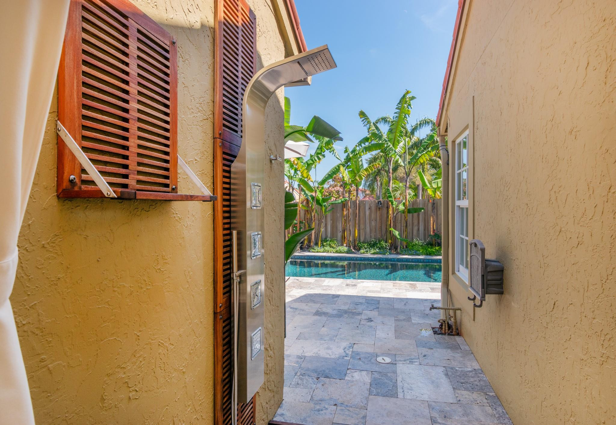 Country Isles Garden Homes - Residential