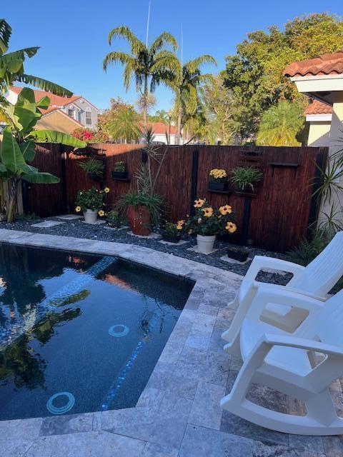 Country Isles Garden Homes - Residential