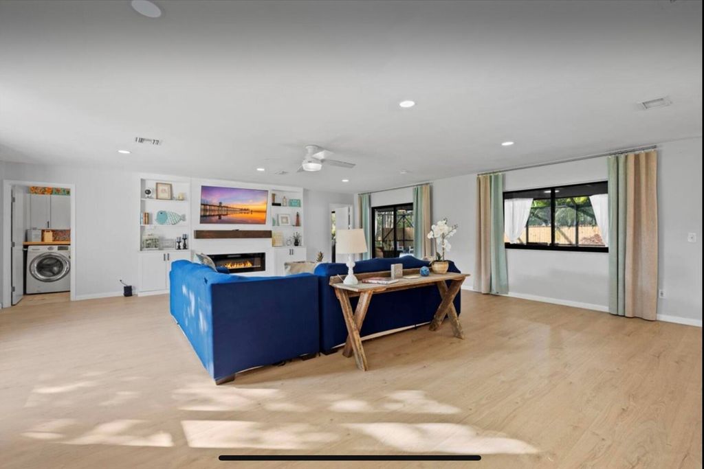 Photo of 11405 N 175th Rd Road N, Jupiter, FL 33478 (MLS # B26010784)